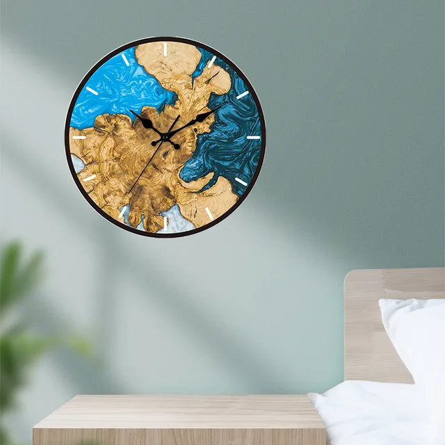 Rilova – Wandklok met houtprint en stil uurwerk