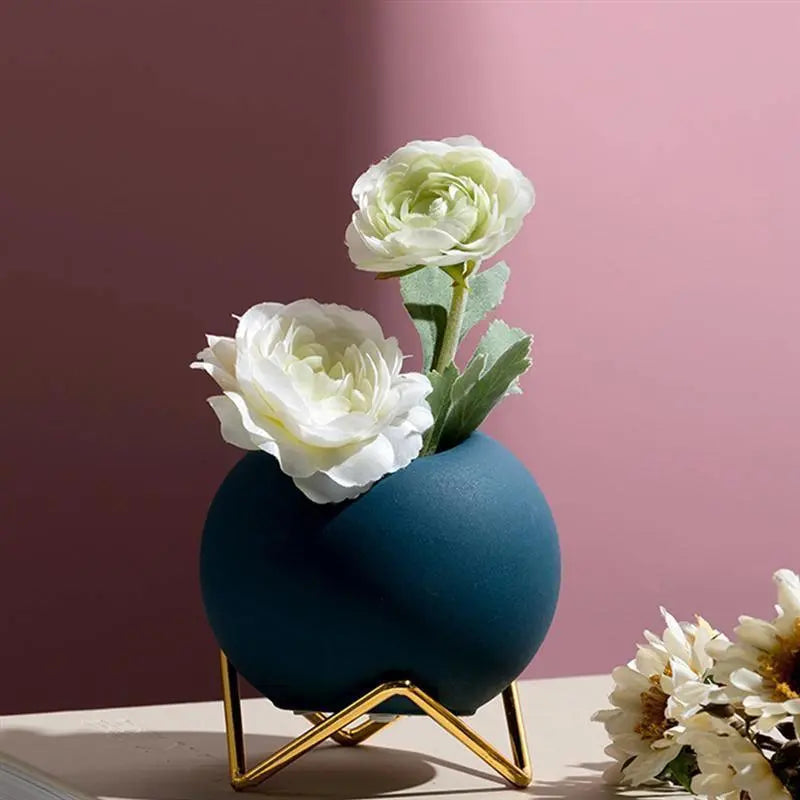 Calira – Keramische plantenpot met metalen standaard