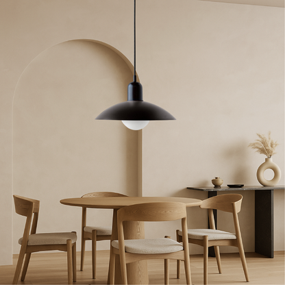 Calyra – Hanglamp met gebogen metalen kap