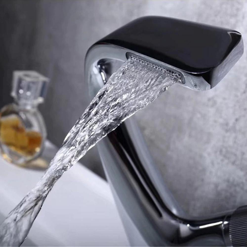 Cavrex – Wastafelkraan met Waterval Uitloop & Keramisch Ventiel