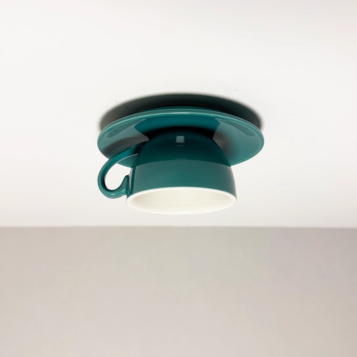 Cerano – Plafondlamp in keramiek met speels kleuraccent
