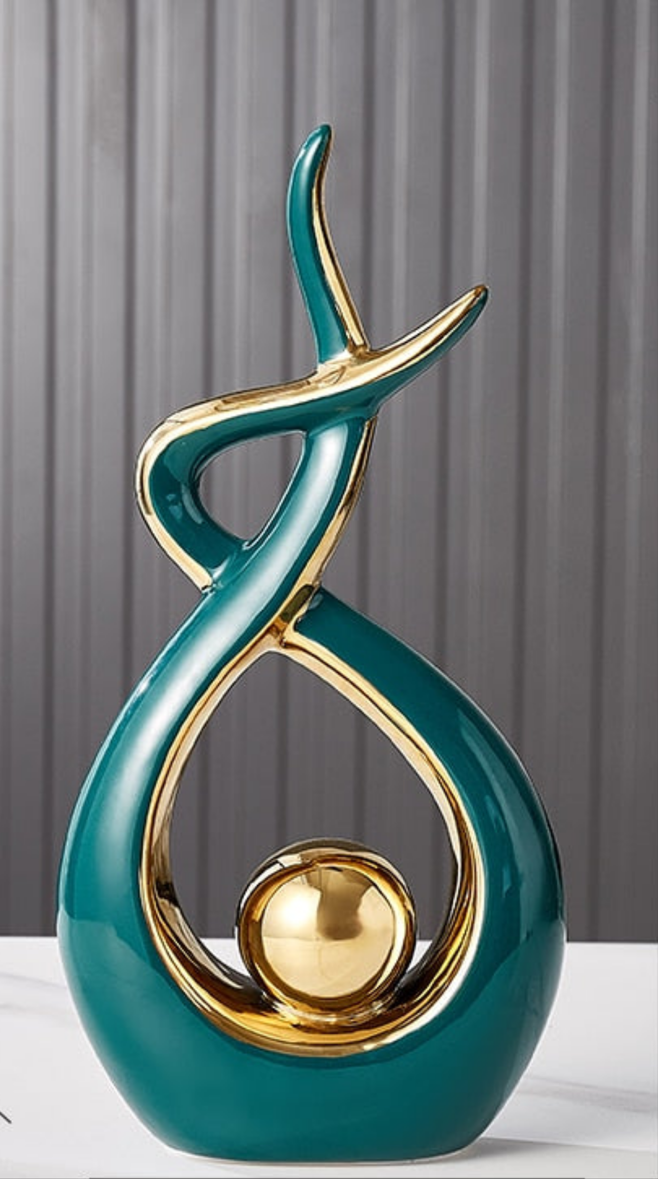 Ceravita – Keramische sculptuur met gouden accenten 31 cm