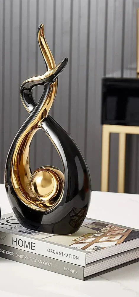 Ceravita – Keramische sculptuur met gouden accenten 31 cm