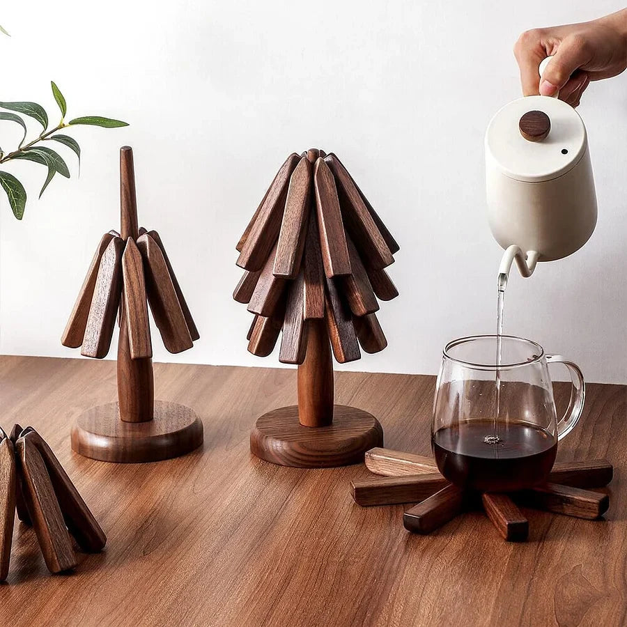 Dryona – Houten Onderzetters met Decoratieve Boomstandaard