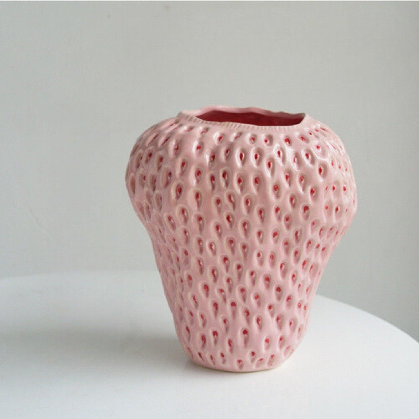 Fravelle – Keramische aardbei vaas decoratief design