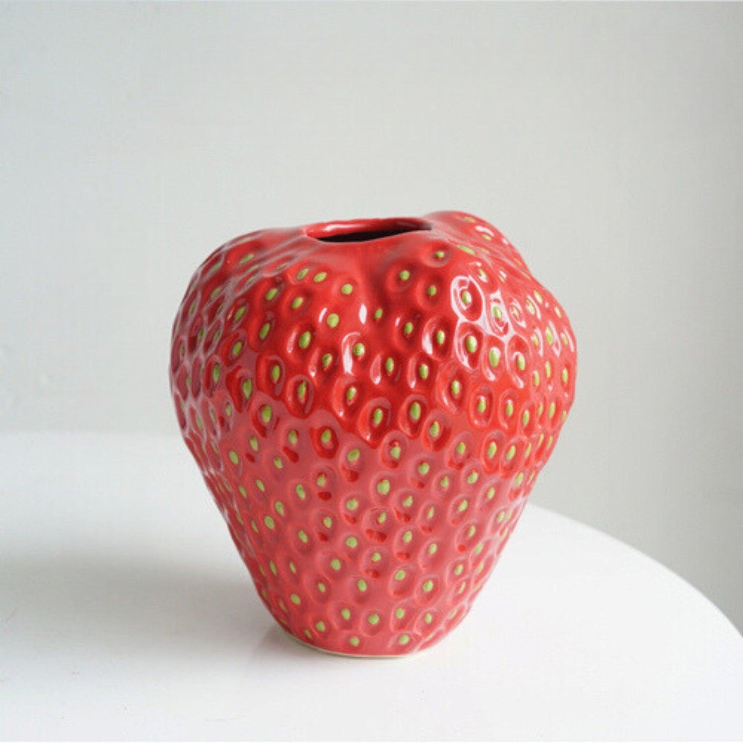 Fravelle – Keramische aardbei vaas decoratief design