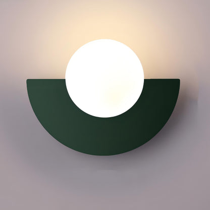 Halvéra – Halfronde wandlamp met Scandinavisch design