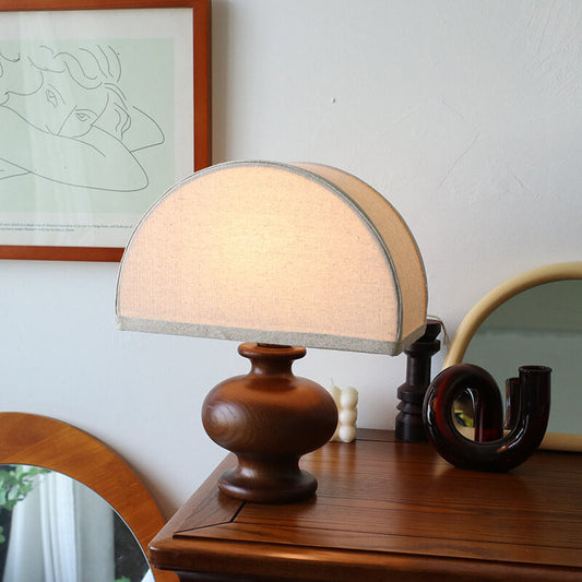 Kivara – Vintage tafellamp met houten afwerking