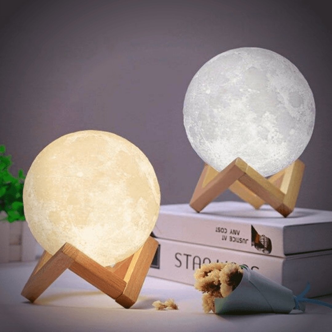 Lunova – 3D maanlamp met touchbediening en houten standaard