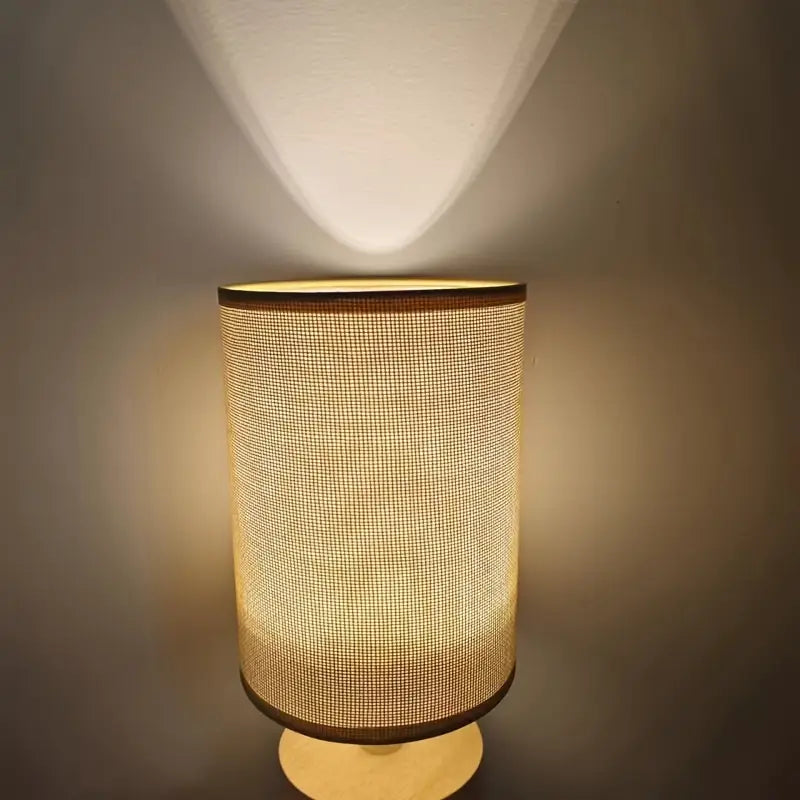 Noravi – Tafellamp van hout en stof met USB-aansluiting