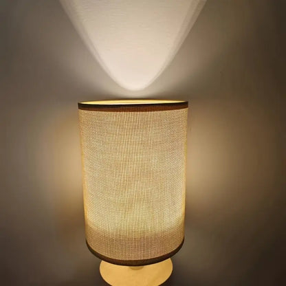 Noravi – Tafellamp van hout en stof met USB-aansluiting