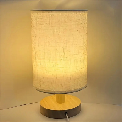 Noravi – Tafellamp van hout en stof met USB-aansluiting