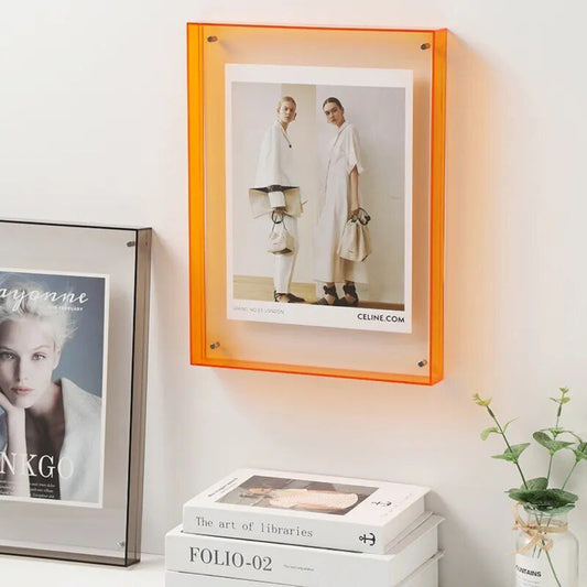 Norvexia – Transparante fotolijst met zwevend acryl design