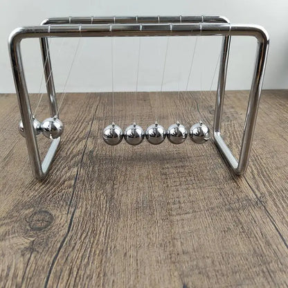 Pendara – Newton Cradle balansballen voor bureau