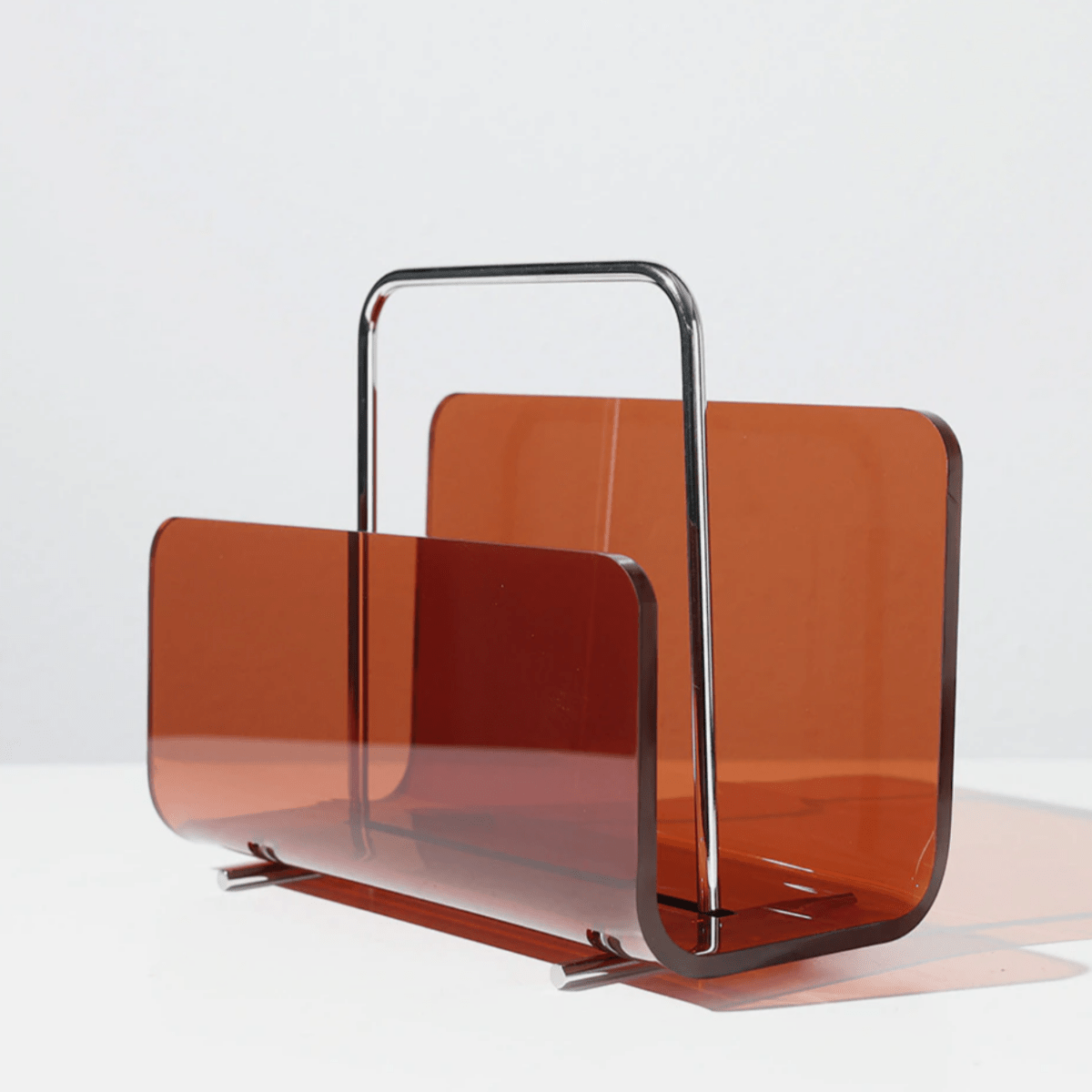 Revaro – Tijdschriftenhouder acryl met metalen frame