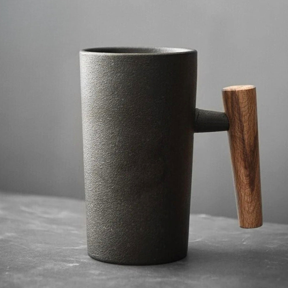 Sylvara – Scandinavische Latte Mok met Houten Handvat