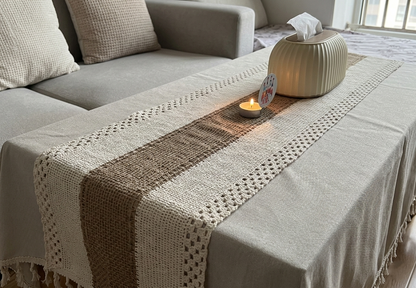 Stijlvolle Linnen Tafelloper Beige met Kant & Middenstrook – 30 x 180 cm