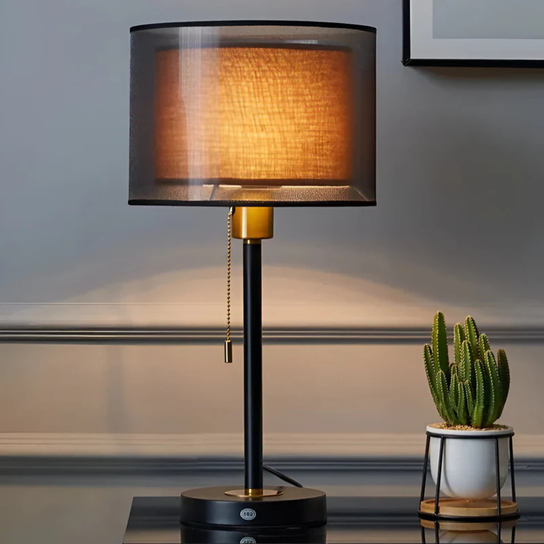 Velindra – Vintage Tafellamp met Dubbele Stoffen Kap