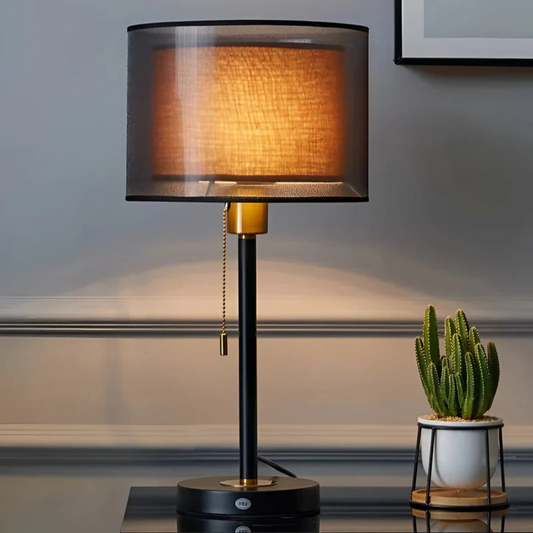 Velindra – Vintage Tafellamp met Dubbele Stoffen Kap