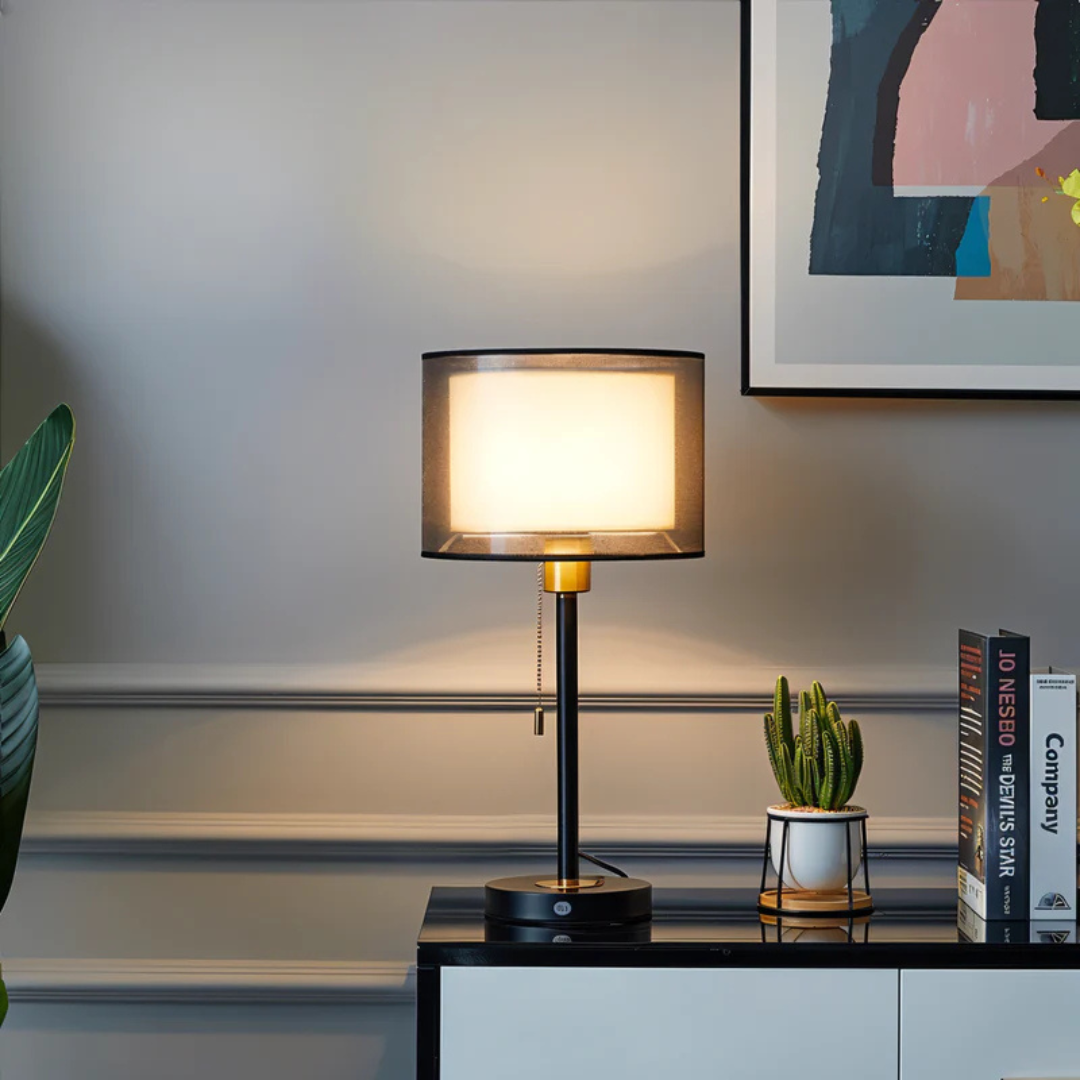 Velindra – Vintage Tafellamp met Dubbele Stoffen Kap