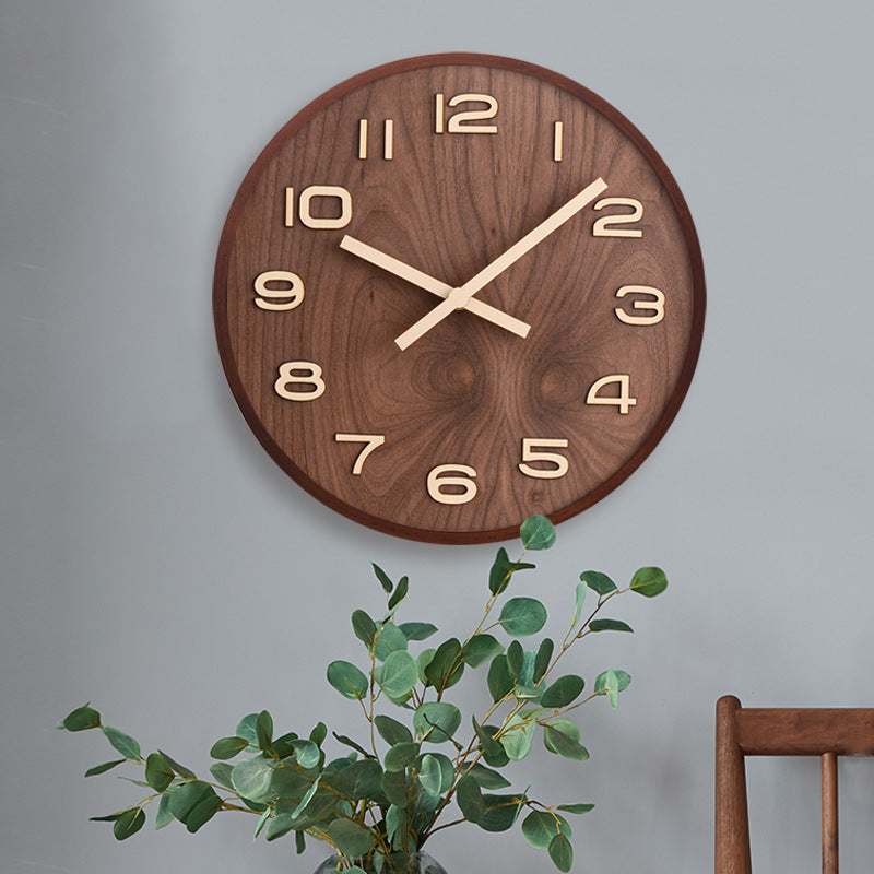 Velmira – Walnoot houten wandklok met stille beweging