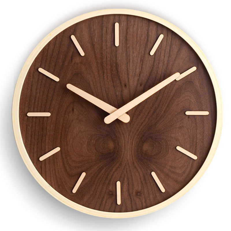 Velmira – Walnoot houten wandklok met stille beweging