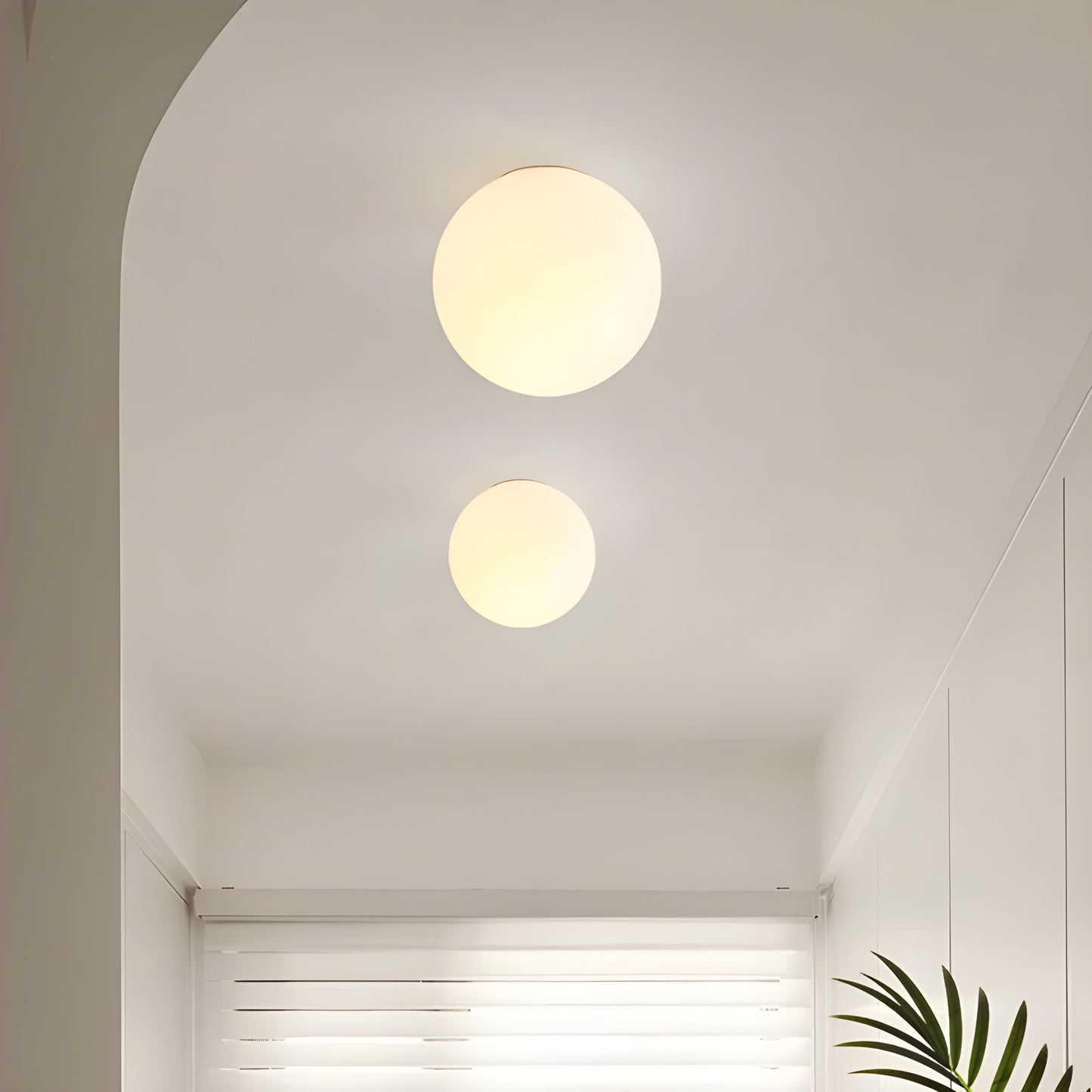 Velmira – Wandlamp met mat glas en zachte lichtspreiding