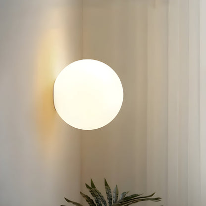 Velmira – Wandlamp met mat glas en zachte lichtspreiding