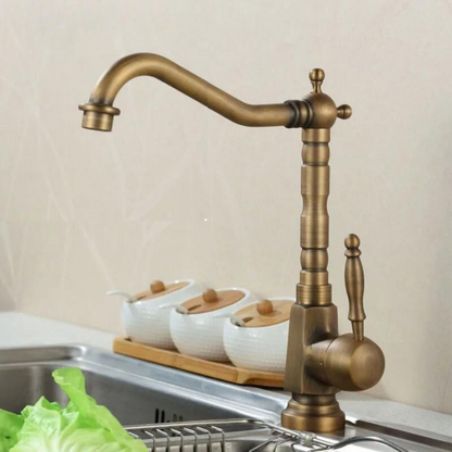 Verdona – Keukenkraan 360° Draaibaar Gouden Vintage Afwerking