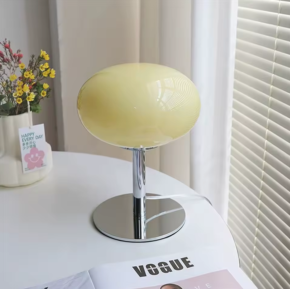 Vetralia – Glazen Tafellamp met Dimbare LED Verlichting